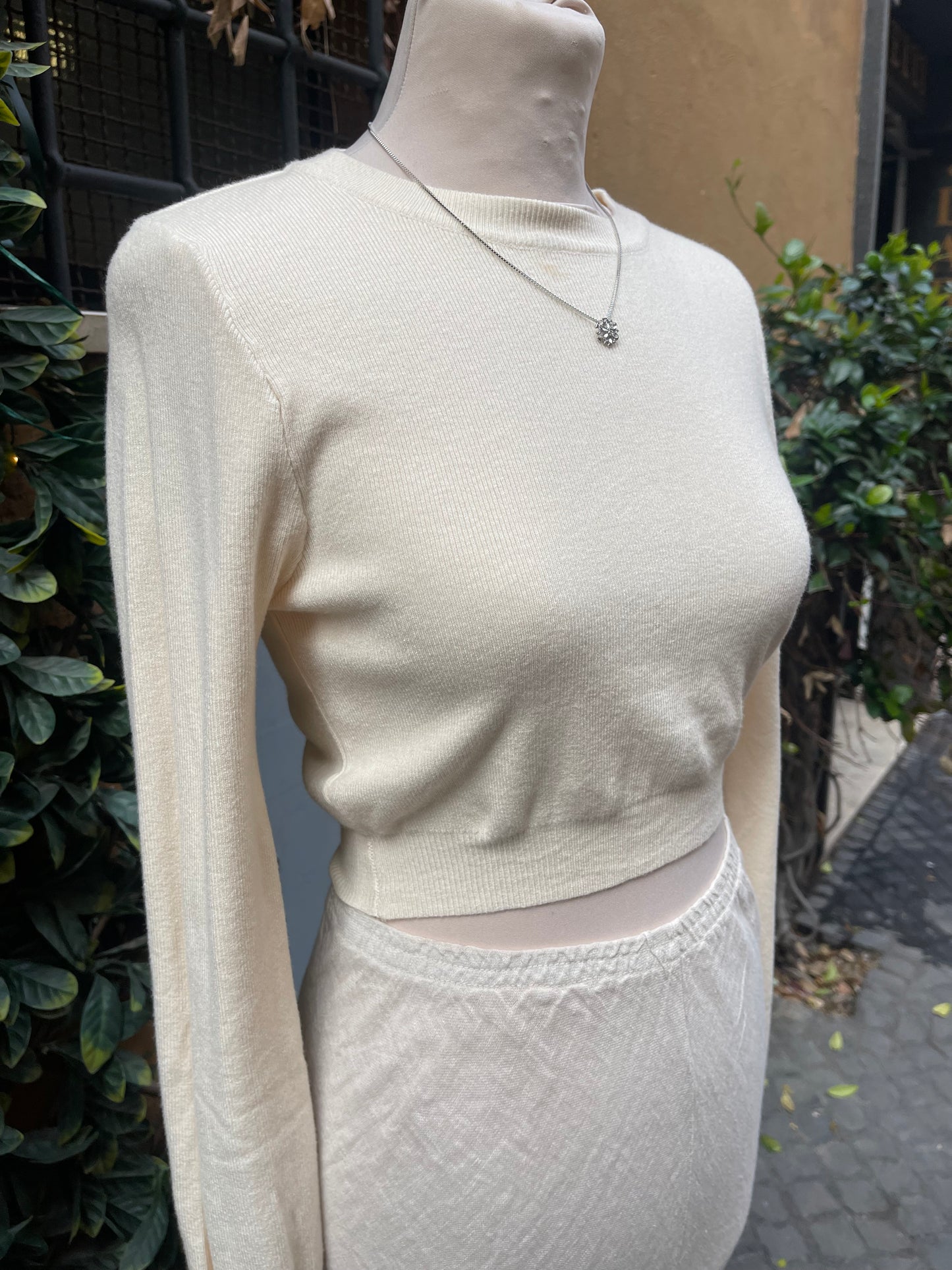 Cropped sweater top